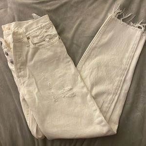 LEVI WEDGIE CROPPED WHITE JEANS
